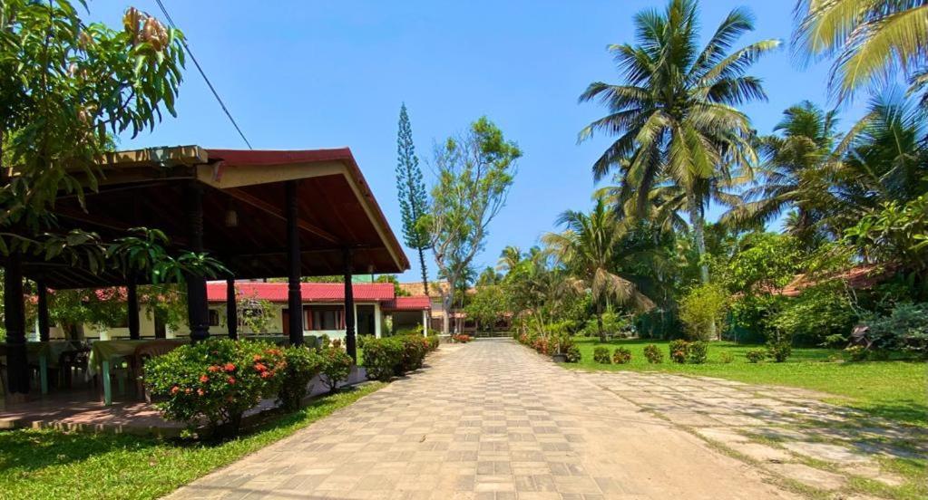 Hotel Tk Green Garden Matara Exterior foto